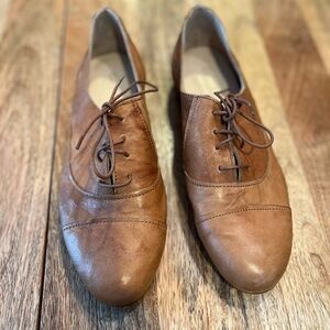 Garnet Hill Serafina Modern Oxfords 7.5